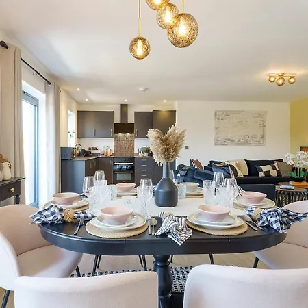Alba - 2 Bedroom Luxury By Mint Bristol